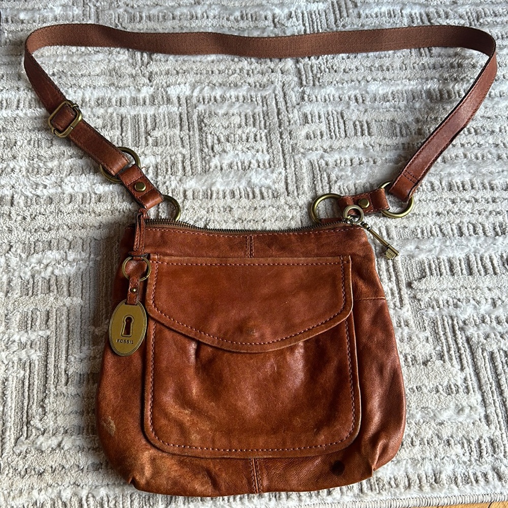 Fossil crossbody purse.